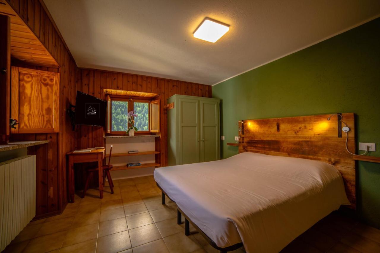 Hotel & Restaurant Perret - Mountain People Валгризенке Екстериор снимка