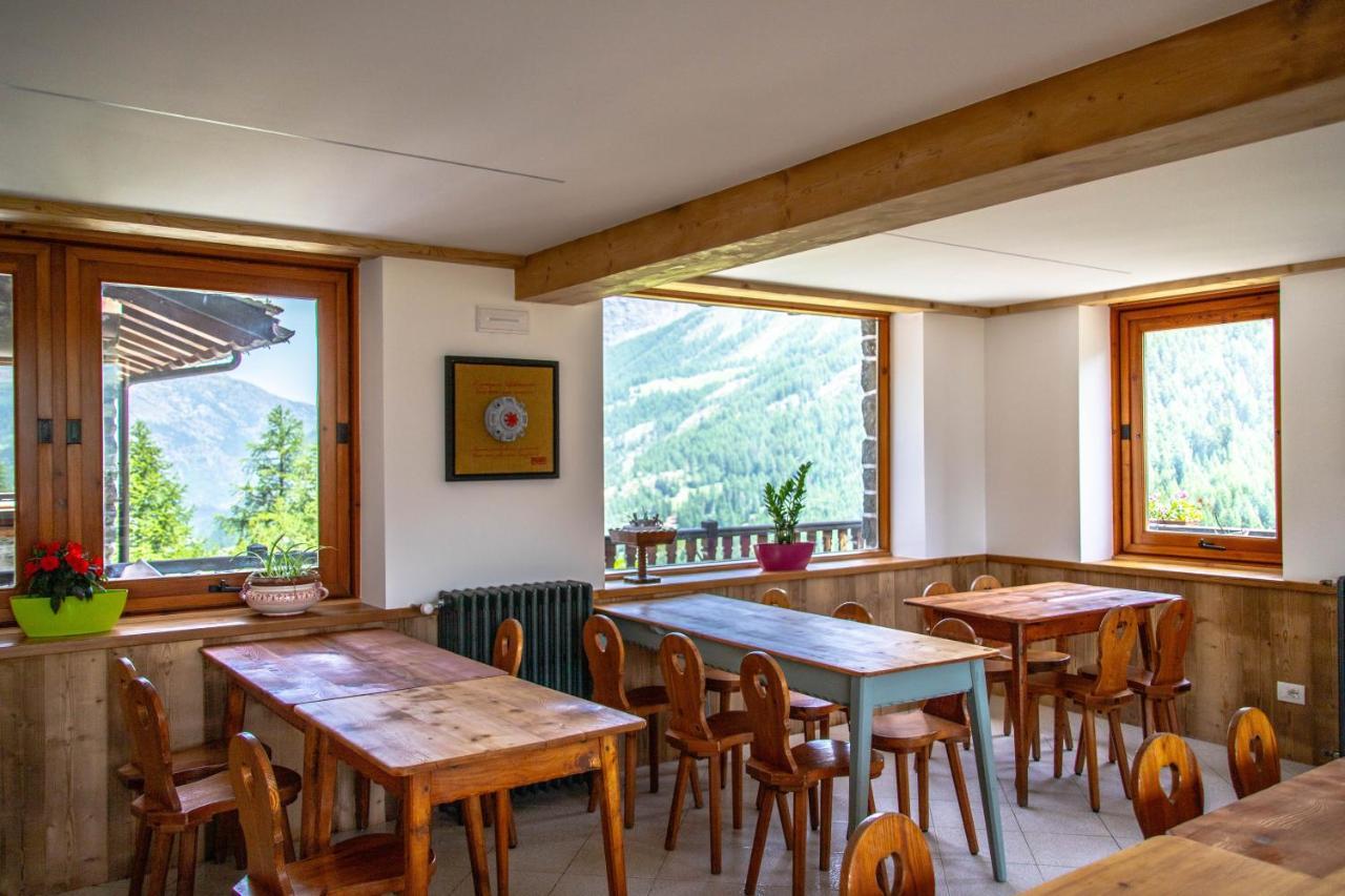 Hotel & Restaurant Perret - Mountain People Валгризенке Екстериор снимка