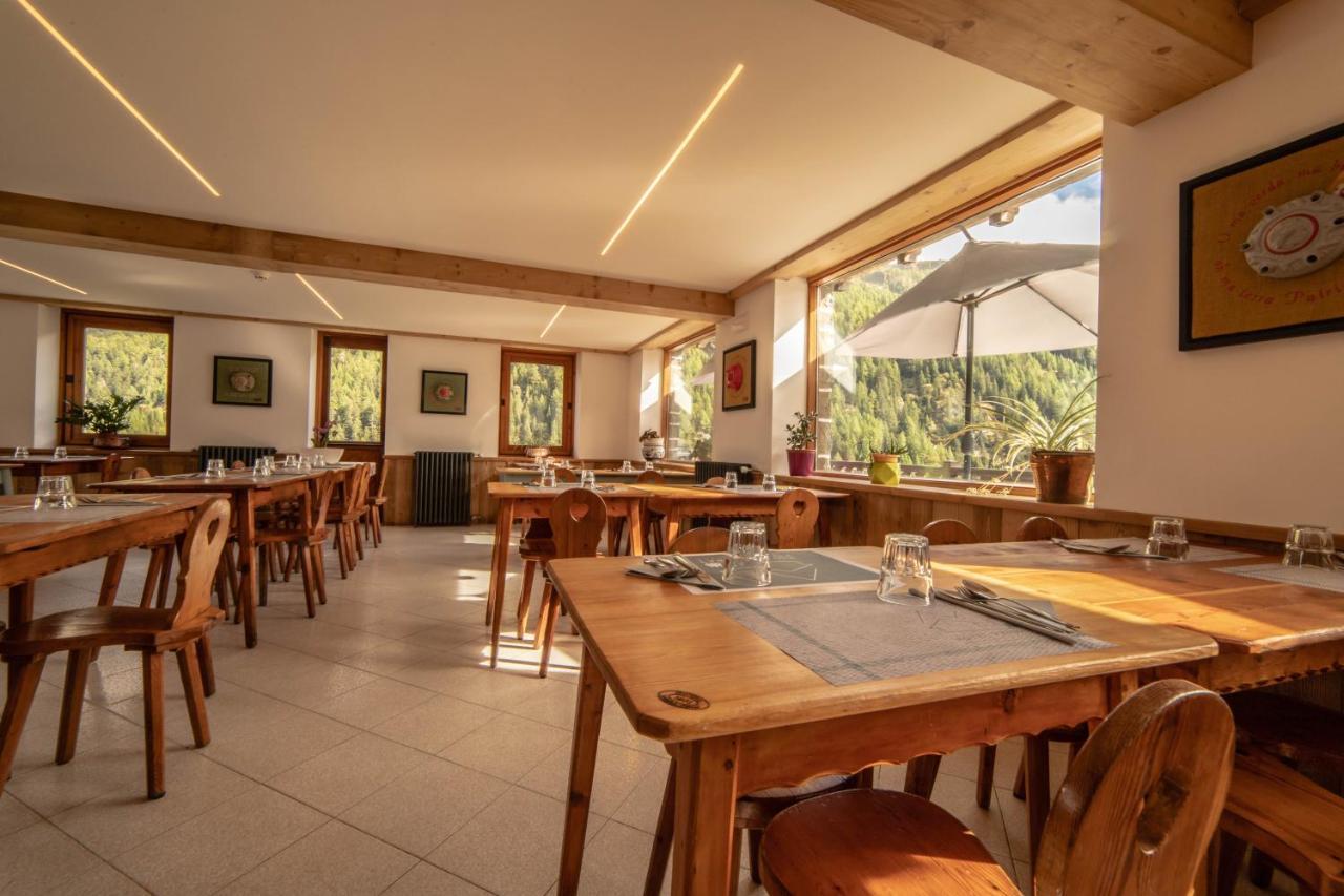 Hotel & Restaurant Perret - Mountain People Валгризенке Екстериор снимка