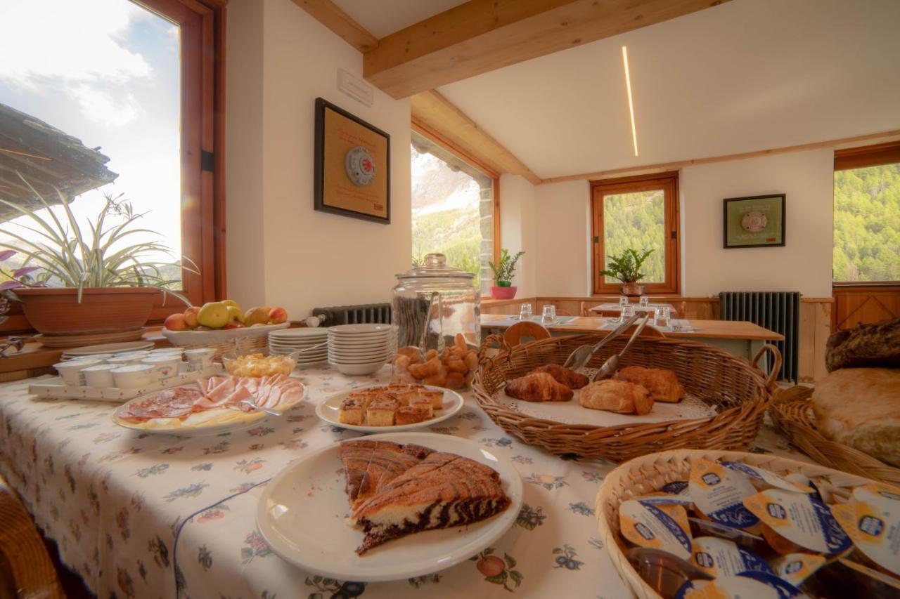 Hotel & Restaurant Perret - Mountain People Валгризенке Екстериор снимка