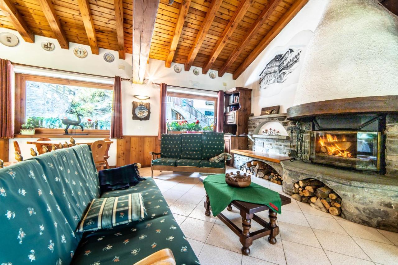 Hotel & Restaurant Perret - Mountain People Валгризенке Екстериор снимка
