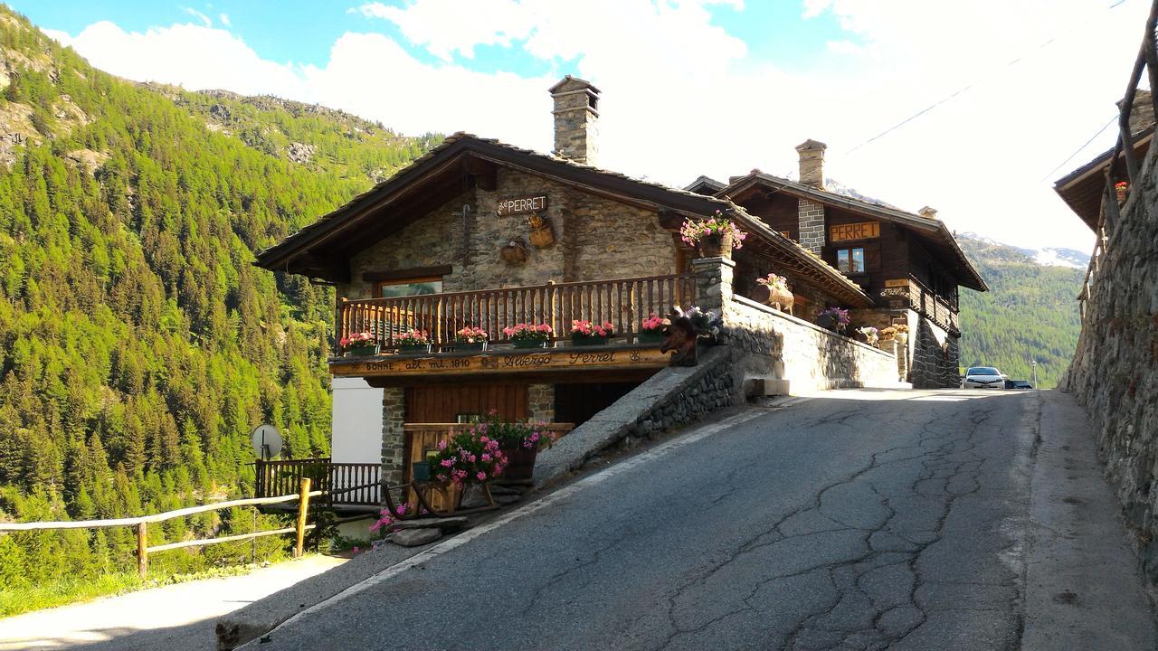Hotel & Restaurant Perret - Mountain People Валгризенке Екстериор снимка